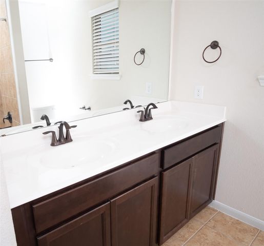 11334 Creekway Bend Drive, Humble, TX 77396