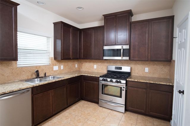 11334 Creekway Bend Drive, Humble, TX 77396