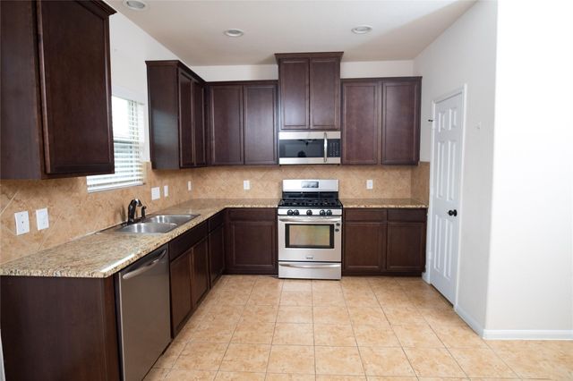 11334 Creekway Bend Drive, Humble, TX 77396