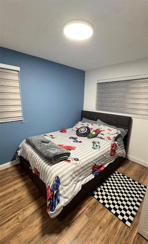 7860 NW 10th St, Pembroke Pines, FL 33024
