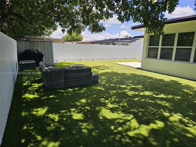 7860 NW 10th St, Pembroke Pines, FL 33024