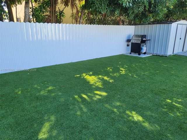 7860 NW 10th St, Pembroke Pines, FL 33024