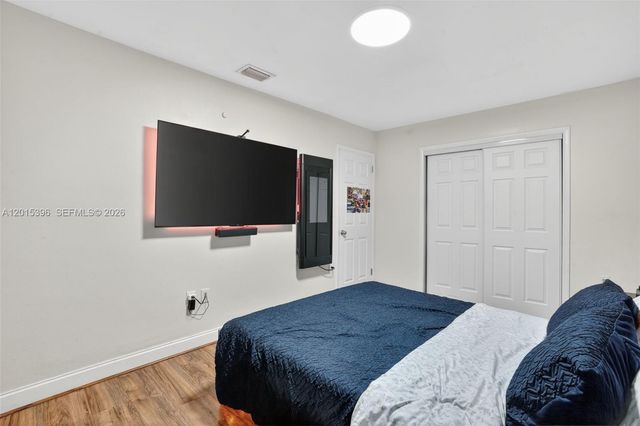 7860 NW 10th St, Pembroke Pines, FL 33024