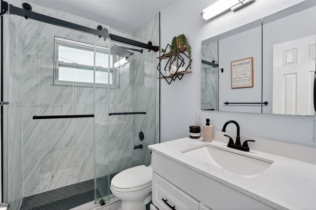 7860 NW 10th St, Pembroke Pines, FL 33024