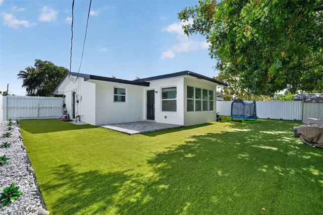 7860 NW 10th St, Pembroke Pines, FL 33024