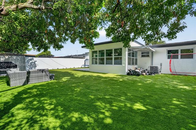 7860 NW 10th St, Pembroke Pines, FL 33024
