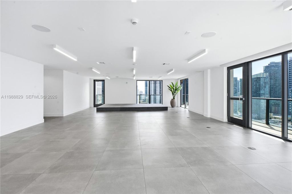 239 SW 9th Street 2401, Miami, FL 33130
