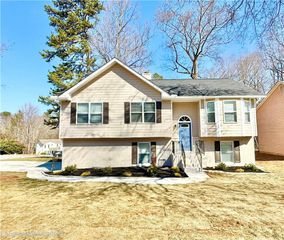 6012 Happy Trails Court, Lithonia, GA 30058