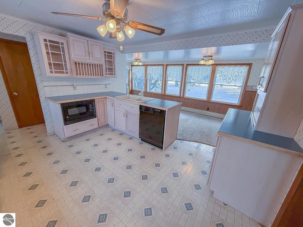 Image 10 of property listing at 210 Barbour, Coleman, MI 48618