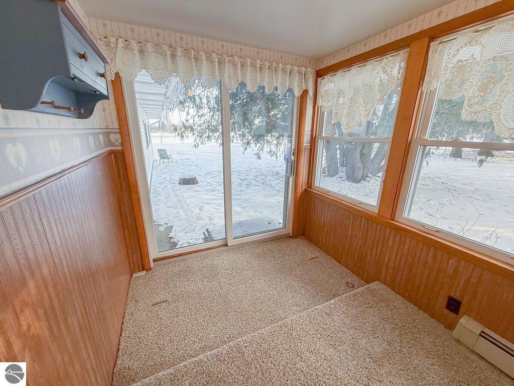 Image 13 of property listing at 210 Barbour, Coleman, MI 48618