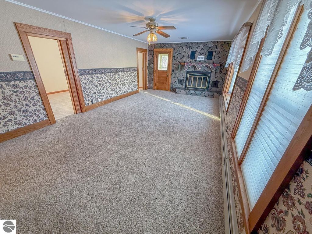 Image 16 of property listing at 210 Barbour, Coleman, MI 48618