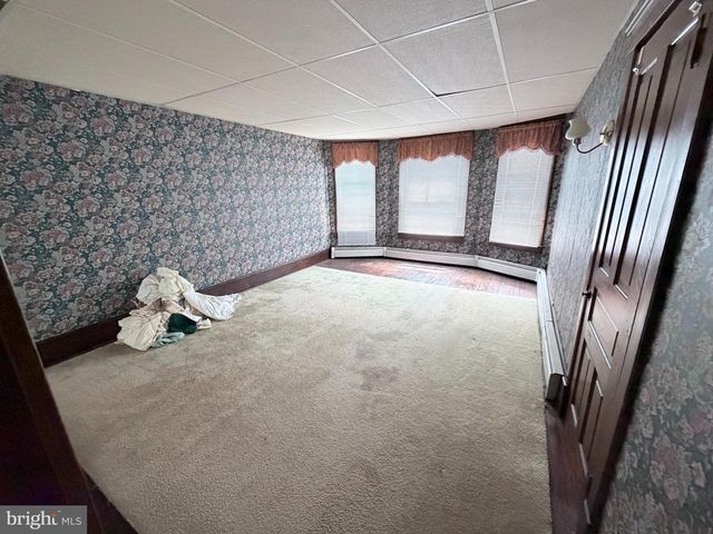 63 N MARKET ST, Fawn Grove, PA 17321