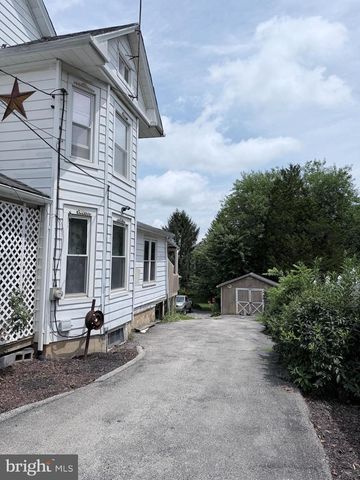 63 N MARKET ST, Fawn Grove, PA 17321