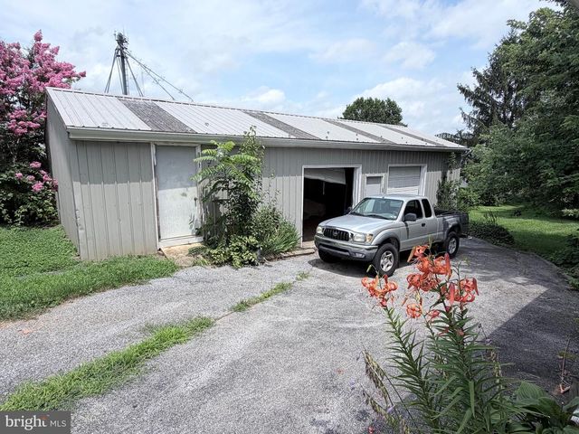 63 N MARKET ST, Fawn Grove, PA 17321
