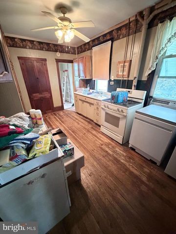 63 N MARKET ST, Fawn Grove, PA 17321