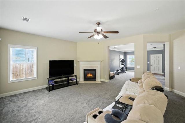 301 Parkmont Way, Dallas, GA 30132