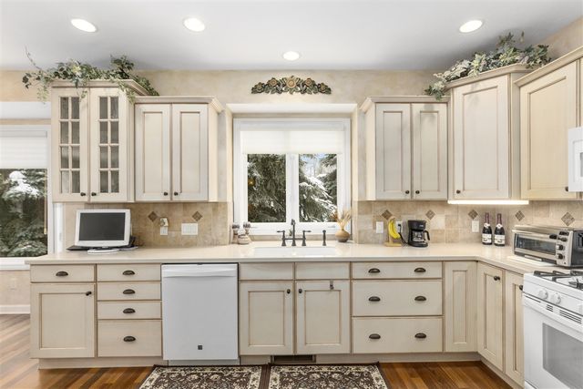 4911 Faringdom Grove Drive, Hudsonville, MI 49426