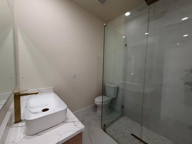 515 Kingsbury Lane, Lehigh Acres, FL 33974