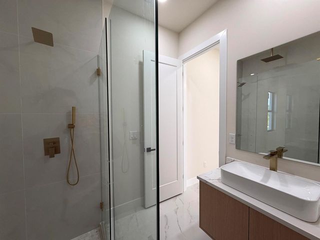 515 Kingsbury Lane, Lehigh Acres, FL 33974