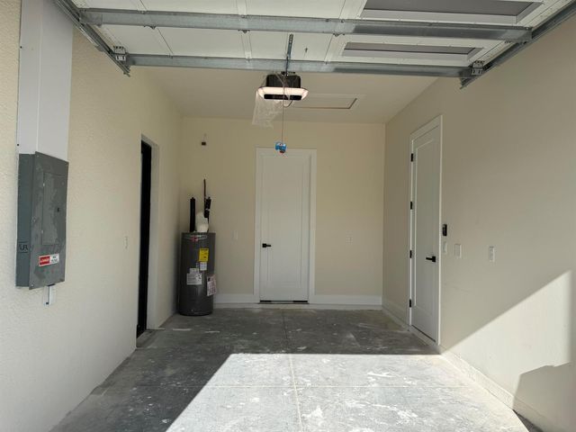 515 Kingsbury Lane, Lehigh Acres, FL 33974