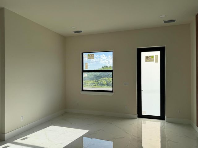 515 Kingsbury Lane, Lehigh Acres, FL 33974