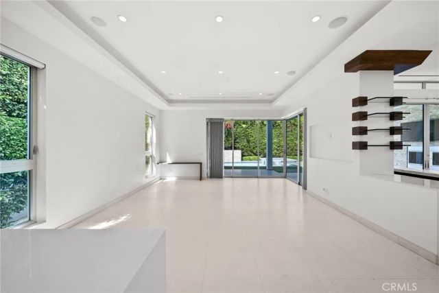 633 N Laurel Avenue, Los Angeles, CA 90048