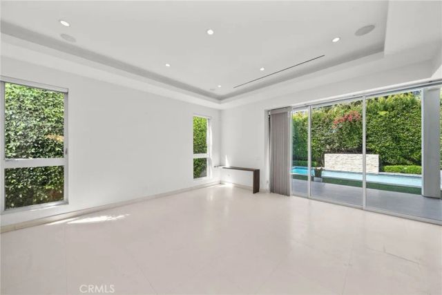 633 N Laurel Avenue, Los Angeles, CA 90048