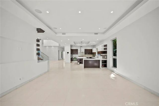 633 N Laurel Avenue, Los Angeles, CA 90048