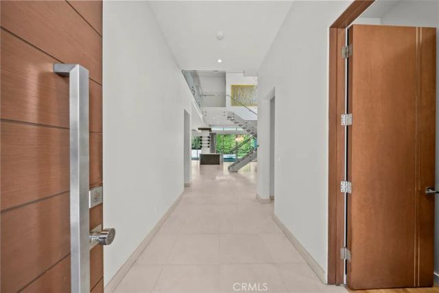 633 N Laurel Avenue, Los Angeles, CA 90048
