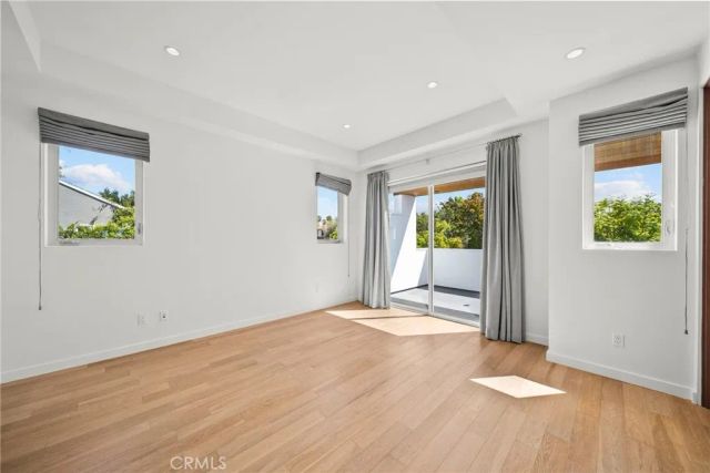 633 N Laurel Avenue, Los Angeles, CA 90048
