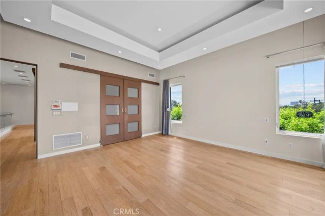 633 N Laurel Avenue, Los Angeles, CA 90048