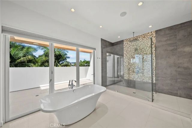 633 N Laurel Avenue, Los Angeles, CA 90048