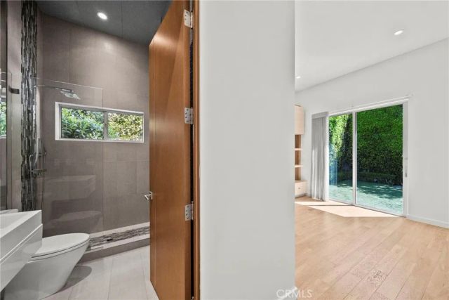 633 N Laurel Avenue, Los Angeles, CA 90048