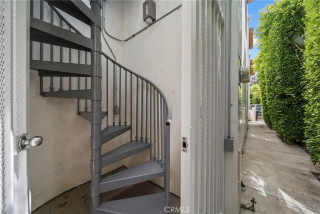 633 N Laurel Avenue, Los Angeles, CA 90048