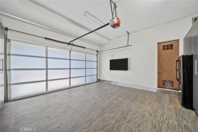 633 N Laurel Avenue, Los Angeles, CA 90048
