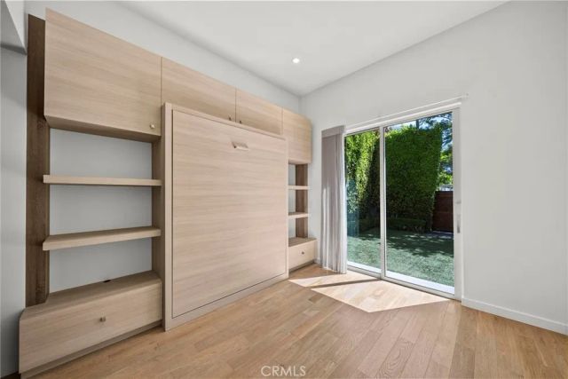 633 N Laurel Avenue, Los Angeles, CA 90048