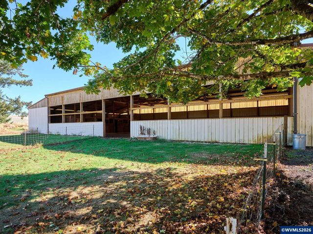 1060 Silver Falls Dr NE, Silverton, OR 97381