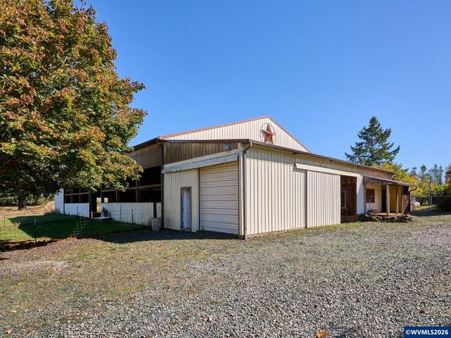 1060 Silver Falls Dr NE, Silverton, OR 97381