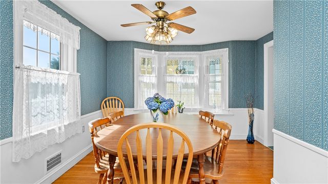 33 Linden Avenue, East Providence, RI 02916
