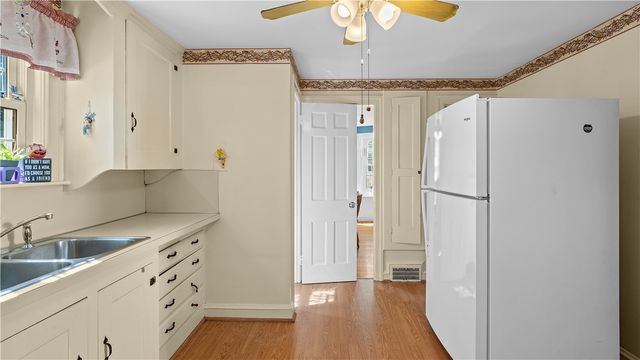 33 Linden Avenue, East Providence, RI 02916