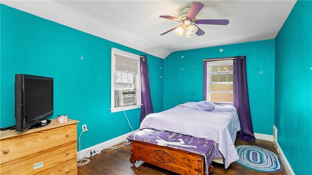 33 Linden Avenue, East Providence, RI 02916
