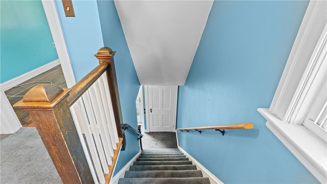 33 Linden Avenue, East Providence, RI 02916