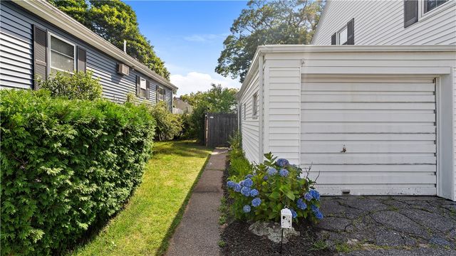 33 Linden Avenue, East Providence, RI 02916