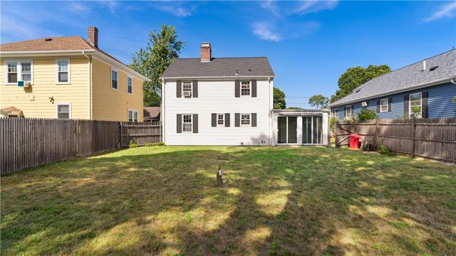 33 Linden Avenue, East Providence, RI 02916