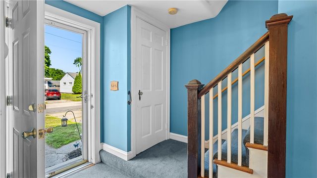 33 Linden Avenue, East Providence, RI 02916