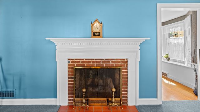 33 Linden Avenue, East Providence, RI 02916
