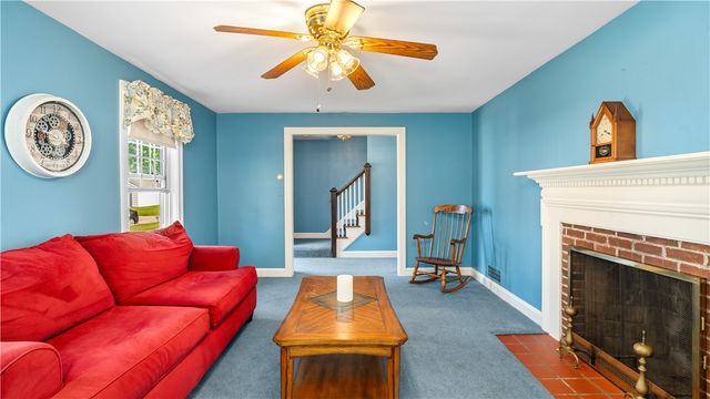 33 Linden Avenue, East Providence, RI 02916