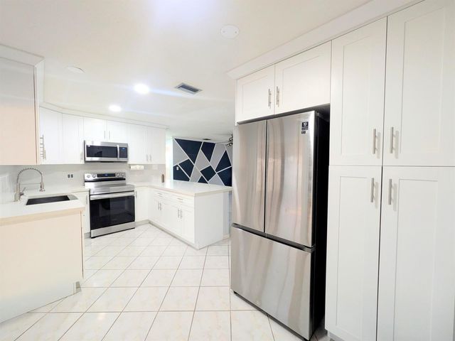 4340 N MARY Circle, Palm Beach Gardens, FL 33410