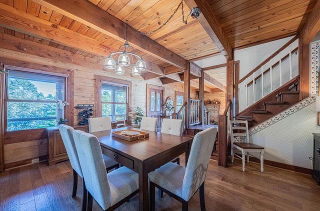 5820 Briarcliff Terrace, Royal Oaks, CA 95076