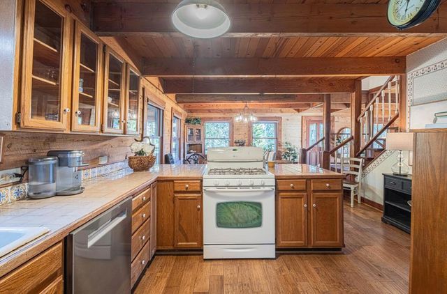 5820 Briarcliff Terrace, Royal Oaks, CA 95076